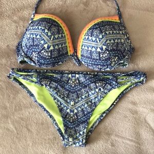 Tribal bikini 💚🌞